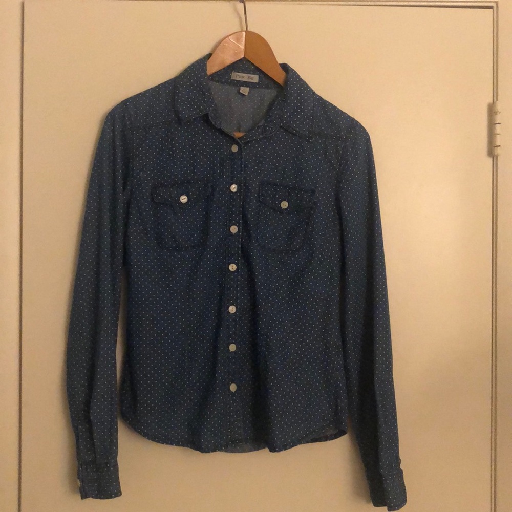 Button down shirt / polka dot